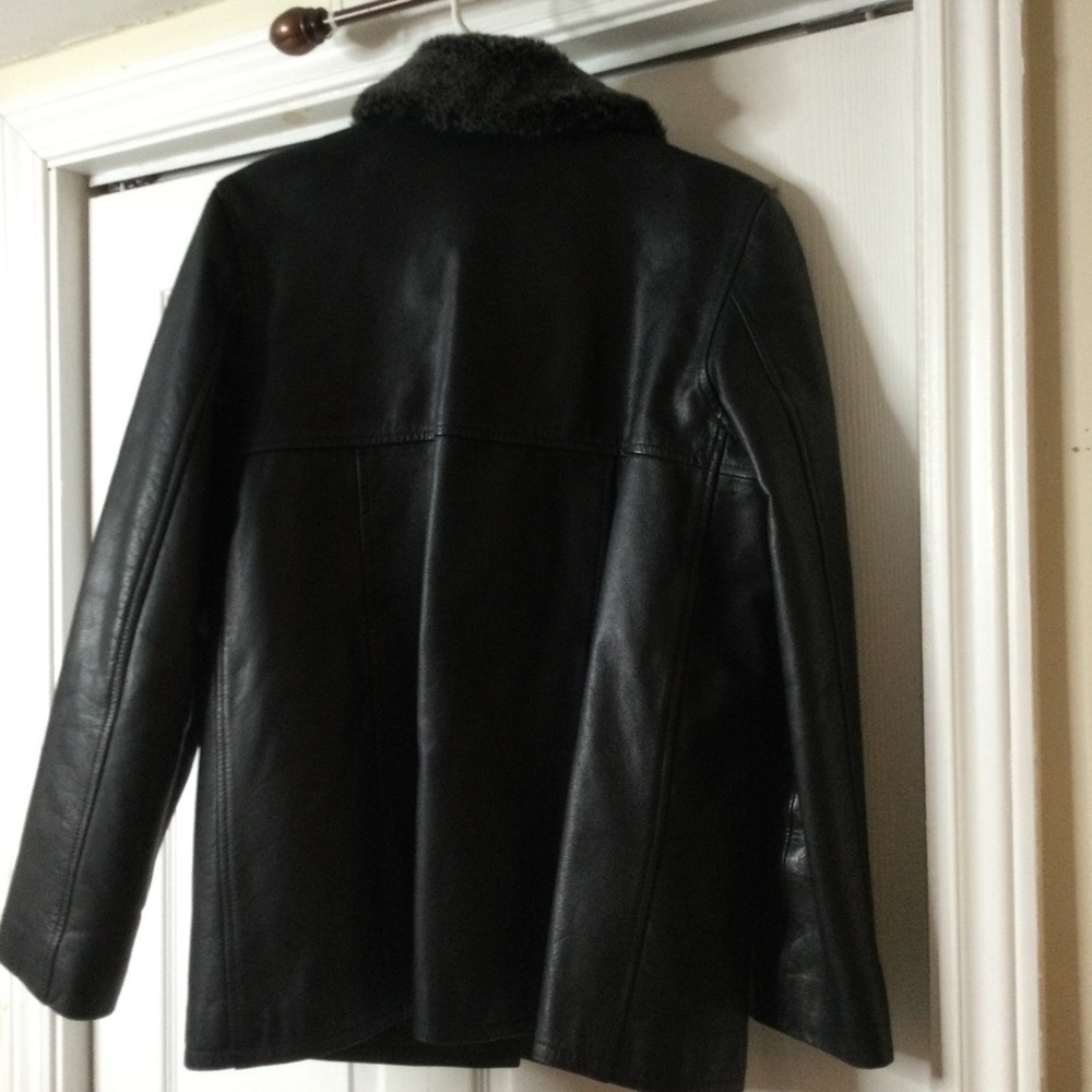 Soft black leather jacket, Fuax fur collar - Picture 10 of 14